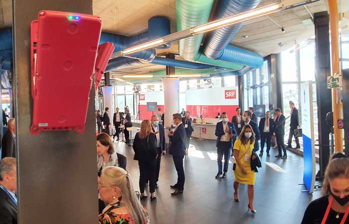  Track Boxen der der Lobby, mit den eingebauten Magneten montiert